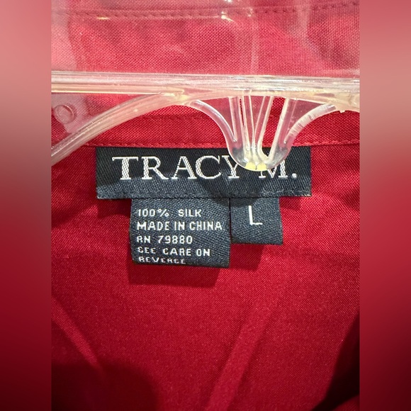 Tracy M silk button down shirt Size L Red Top Blouse embroidered - Picture 5 of 5